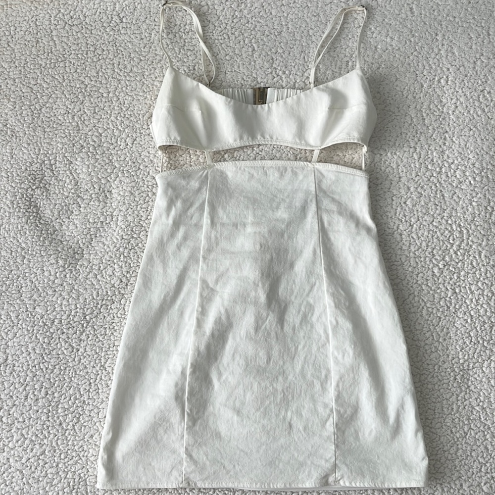 offwhite mini dress with zipper and bra top clasp